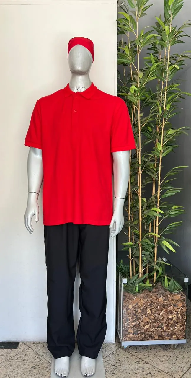 Camisa Polo Vermelha e Calça Preta — Artveste Uniformes